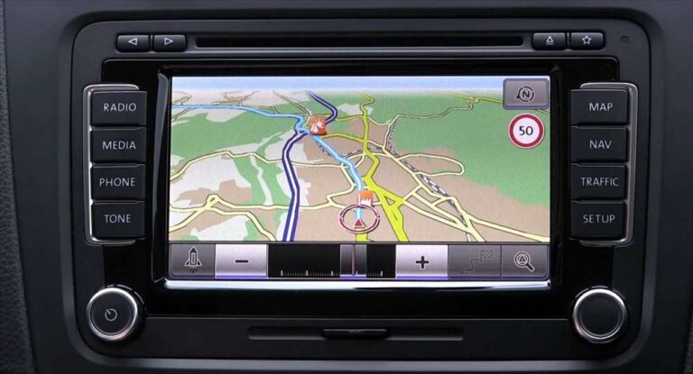 Servis navigacija i multimedija za automobile Expert